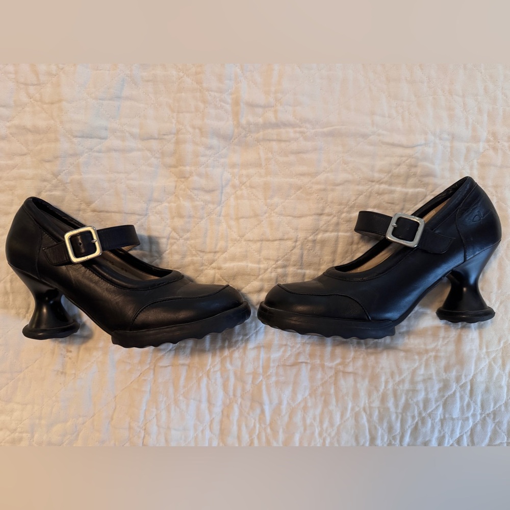 John Fluevog Vintage Mary Jane’s with Buckle - Like New - Picture 4 of 13